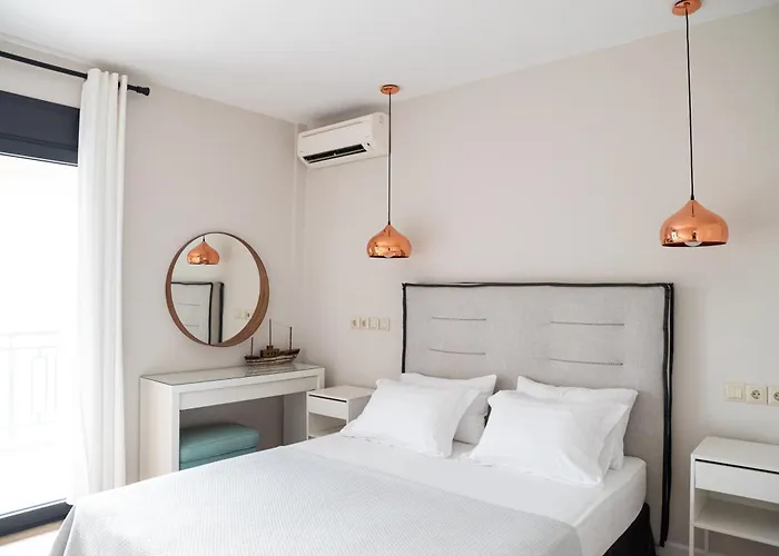 Cos Seafront Apartament *