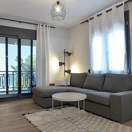 Cos Seafront Apartment *